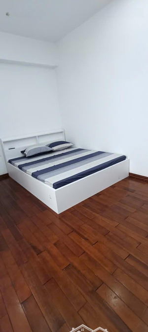 chính chủ bán căn cc cao cấp mặt đường võ chí công tây hồ