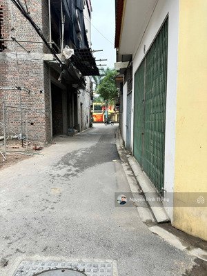 bán 42.6m2 đất ngô xuân quảng trâu quỳ , ô tô con vào được