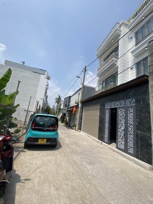 4 tầng 4pn gần gigamall phạm văn đồng hxh 6m tặng nội thất chỉ 8.9 tỷ thương lượng