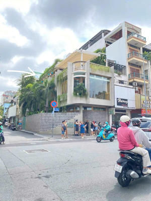 vị trí vip đường thương hiệu đối diện nhà thờ tân định - bán căn góc 2mt hai bà trưng, quận 1