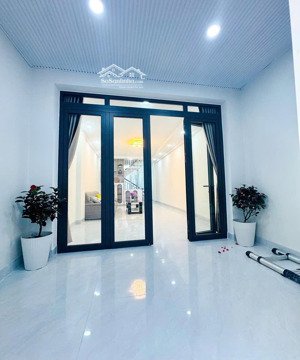 nhà đẹp 2 tầng 119,2m2 diện tích sử dụng, có sân vườn sau nhà đường huỳnh tấn phát - quận 7