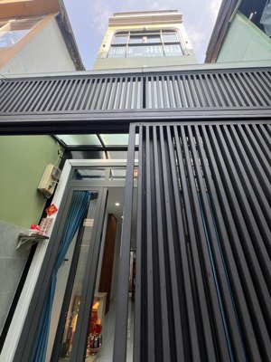 bán nhà 3 lầu hẻm nguyễn cảnh chân quận 1