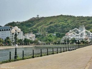 cần tiền bán nhanh căn nhà 5 tầng góc 2 mặt tiền đường phan chu trinh bãi trước vũng tàu giá 18.5ty