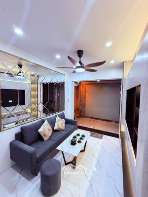 nhỉnh 5 tỷ - 30m2 x 5 tầng - sổ riêng - văn chương, đống đa. tt thật 1000% lh: 