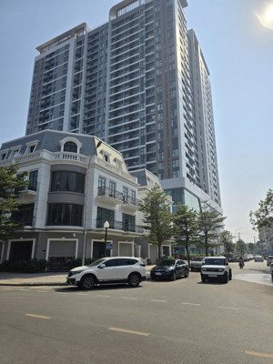 hot !! bán shophouse vinhomes sky park tp bắc giang số lượng rất ít, diện tích 75m2 mặt tiền 5m.