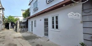 quận 7: cụm nhà cho thuê ngang 9m dòng tiền 45tr/tháng hẻm 95 lê văn lương