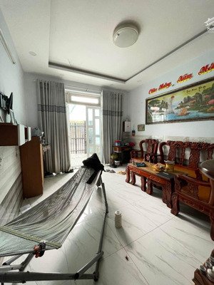 bán đất tặng nhà 3 tầng , 67.7m2 , hxh , 4pn , hàng xóm vinhomes , chỉ với 6.x tỷ