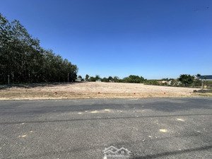 đất đẹp vuông vức nằm gần kcn phước đông, gò dầu, tây ninh. diện tích 170m2 giá 800 triệu. shr