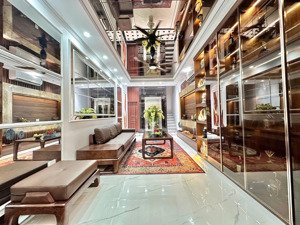 mặt ngõ ngọc khánh, full nội thất giá mềm như bún, chủ mong muốn bán nhanh giảm tận 3 tỷ khu vip