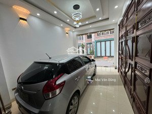 bán nhà dân xây đức giang. 2 mặt thoáng. ô tô 7 chỗ ngủ trong nhà.