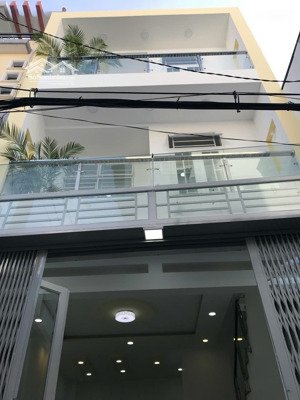 bán nhà dt : 5.8 x10m hxh cách mạng tháng tám - đầu hẻm là trạm ga metro - giá chỉ 8.5 tỷ tl