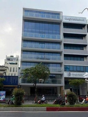 siêu tòa nhà văn phòng mới xây dtsd 2000m2 ngang khủng mt đường cho ngân hàng - thẩm mỹ - giáo dục