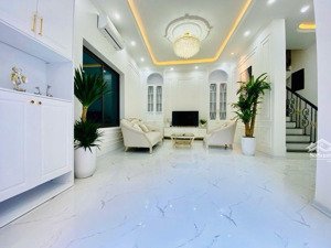 hoa hậu quận tây hồ. nhà 4 tầng đẹp đường thuỵ khuê, mặt tiền khủng, gần hồ tây, ở sướng