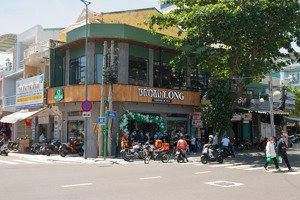 vị trí đẹp góc 2 mặt tiền trường chinh, tân bình - dt(5,5x28 nh 6,5) hđ thuê 150triệu/th - giá 51tỷ