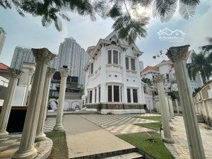 cho thuê biệt thự kinh doanh nhà hàng có diện tích đất tới 900m2 vị trí nằm tại nguyễn ư dĩ, q2