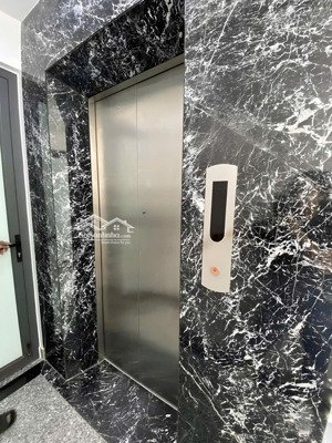 cho thuê phòng 30m2 cao cấp cmt8, q. 3 (giá: 4tr/tháng cô nga chủ)(ko tiếp cò)