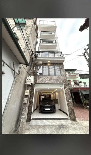 chính chủ bán nhà riêng 6 tầng thang máy ở phúc lợi long biên ô tô ngủ trong nhà.
