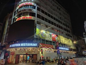 siêu hiếm - bán tòa nhà góc 2 mặt tiền trần hưng đạo - dtxd 3,239m2 - hợp đồng thuê 30.000 usd