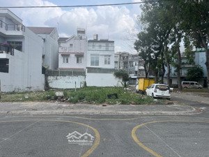 bán đất góc đối diện công viên mtnb khu tên lửa bình tân. 9x19,5m, giá 18.5 tỷ.