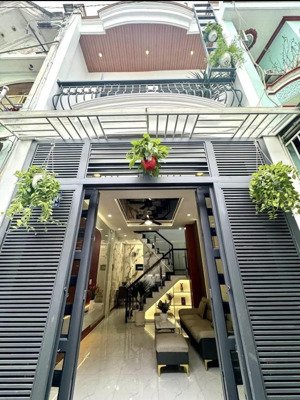 cô vân bán nhà sát q1, giad 3tỷ120 dt 69m2 đang cho thuê 18tr/tháng. vũ huy tấn - p1 - bình thạnh