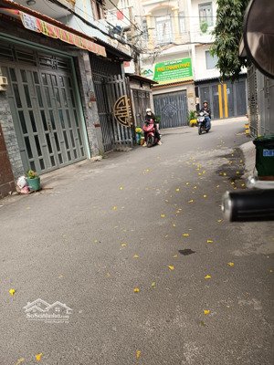 bán nhà hẻm 6m huỳnh thị hai, tân chánh hiệp q12.