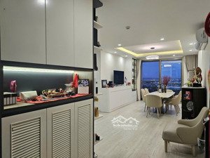 bán căn hộ midtown 110m2 2pn 2wc vị trí đẹp căn góc hướng đông nam lầu cao nhà đẹp nội thất đẹp