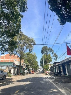 cạnh ql13 là lô đất ngay đ.d13, lai uyên, bàu bàng chỉ 750 triệu cách chợ đêm kcn bàu bàng 300m.