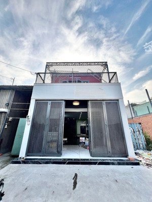 chủ gửi bán nhà tỉnh lộ 10 - dt 6x21 m -đường 8m - 2 tầng-chỉ 5,6 tỷ