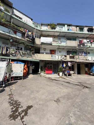 quận 11 cc 162 nguyễn thị nhỏ tầng trệt 2mt shr dòng tiền 10tr giá 4tỷ