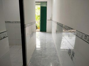 bán nr giá siêu hời tặng luôn hợp đồng thuê lâu dài ở gần cầu rạch tôm