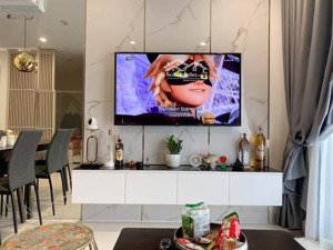 rẻ nhất vinhomes gia lâm căn 2pn 1vs 60m2 full đủ nội thất, giá 3 tỷ500tr view siêu thoáng