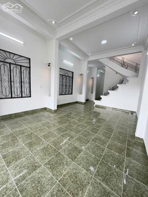 nhà kiên cố mặt tiền kinh doanh Lê Duẩn đối diện đại học tây nguyên