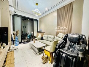 nhà đẹp việt hưng - nở hậu đón lộc - trước nhà thoáng sáng - full nội thất -ô tô đón tận cửa