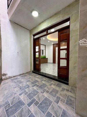 bán nhà minh khai 32,5m2 5tầng 9,75tỷ (ctl) nhà mới sát phố ô tô đỗ cổng tt hai bà trưng