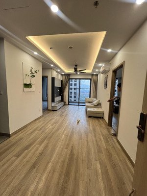 chính chủ cần bán căn chung cư 3 phòng ngủ đẹp tại dự án chung cư the wisteria đường 32 hà nội