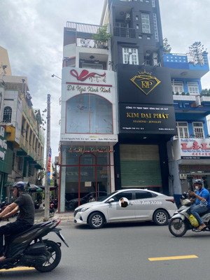 khan hiếm,giá rẻ! chủ hạ cần bán nhà mặt tiền đường nguyễn trãi p3 quận 5.dt:4x20m giá 45 tỷ