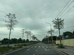 bán đất hàng hiếm-tặng lại cửa hàng -thu nhập gần 10 tr/tháng