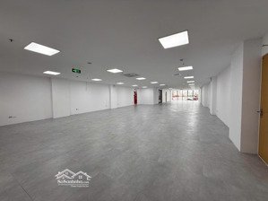 chính chủ cho thuê sàn văn phòng mặt phố tôn đức thắng 350m2 thông sàn thang máy, giá 80 triệu