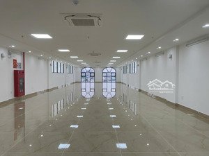 chính chủ cho thuê sàn tại mp đại la, bạch mai 260m2 thông sàn thang máy mới 100% giá 50 triệu