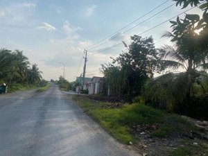 /-strong /-strong chủ bán 1113,1m2 trong đó có 400m2 thổ cư ( đã tách 2 lô 4x50m) mặt tiền đan ô t