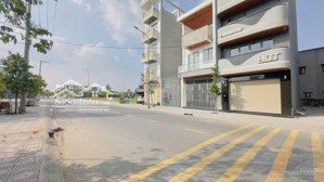 cần bán đất mt tái định cư đông hoà c. kế bên trường học đông hoà c, ql1k. dt 77,3m. full thổ cư