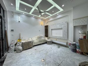 đê la thành, 10m ra ô tô, thông nhiều ngả, thang máy hiện đại, thoáng mới kính koong, 34m2x6t