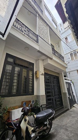 nhà 3 tầng ngang lớn 5,4m - nguyễn công hoan, phú nhuận - 33.2m2 , chỉ 5t8