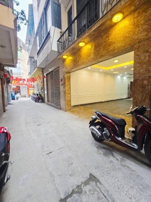 bán nhà, phố dương quảng hàm, cầu giấy, thang máy, oto vào nhà, giao thông thuận tiện, dân trí.