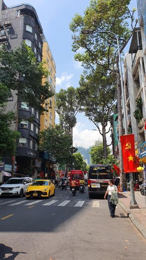 nhà đẹp 5 tầng, thang máy, dt 81 m2, cạnh đường hàm nghi, q.1, giá siêu tốt