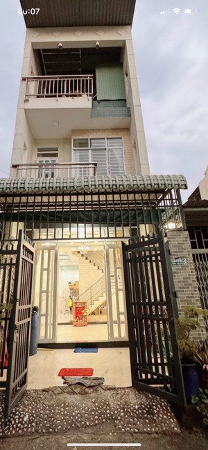 8.5 triệu/tháng - nhà 2 lầu 3 phòng ngủ 3wc 2 máy lạnh nguyễn duy trinh, p.phú hữu