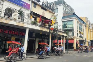 cho thuê nhà mặt phố tràng tiền siêu hiếm 50m² x 2 tầng dưới, mt 4,2m - vị trí vàng kinh doanh