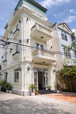 nhà 4 tầng gần huỳnh tấn phát ngang 5.7m tặng full nội thất cao cấp nhỉnh 6.x tỷ