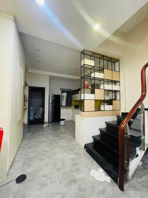 bán nhà khánh hội quận 4, hxh 7chổ, 4 tầng, 70m2, ngang 4.5m, dòng tiền 45t/t, sát q1, 15.5tỷ