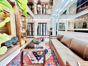 bán nhà riêng giá ưu đãi tại ngọc khánh, 15,7 tỷ, 52m2, 6 tầng,thang máy,4pn + 5wc,nội thất cao cấp